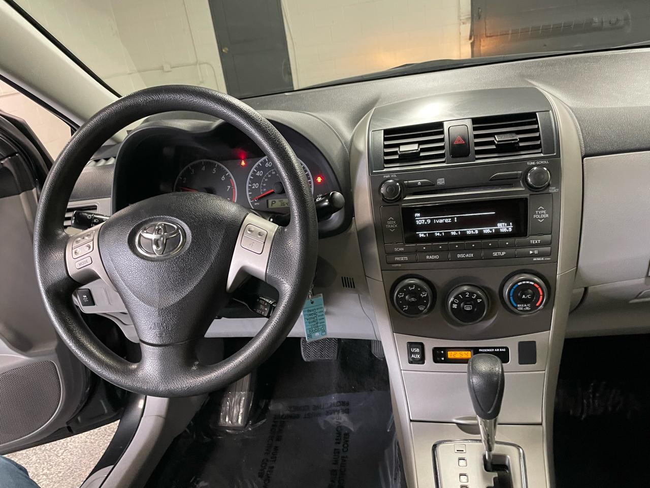 Toyota Corolla LE 2011