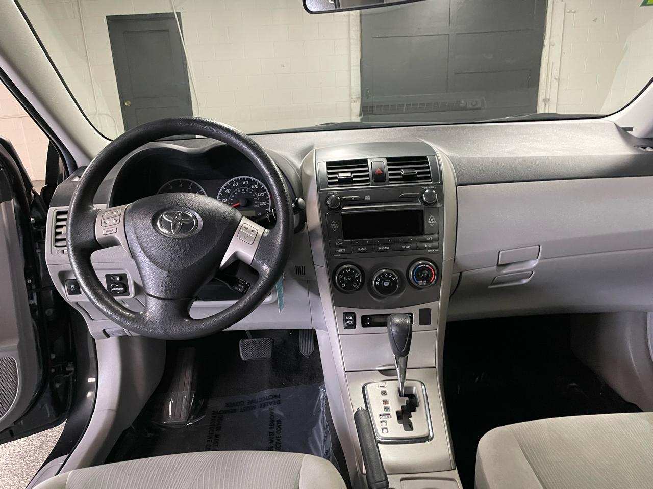 Toyota Corolla LE 2011