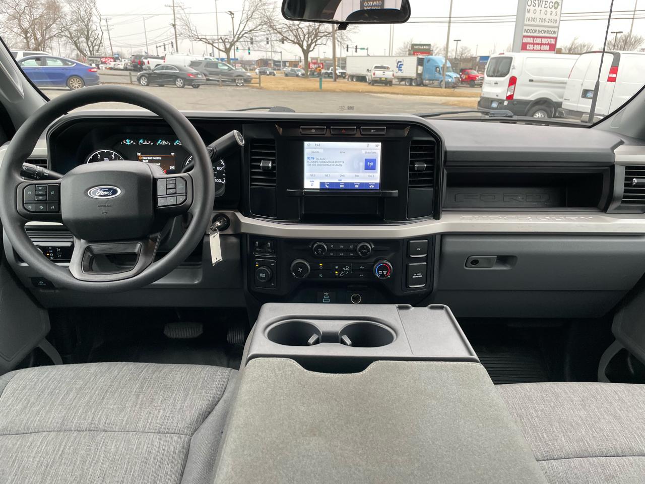 Ford F-350 SD XL Crew Cab Long Bed DRW 4WD 2023