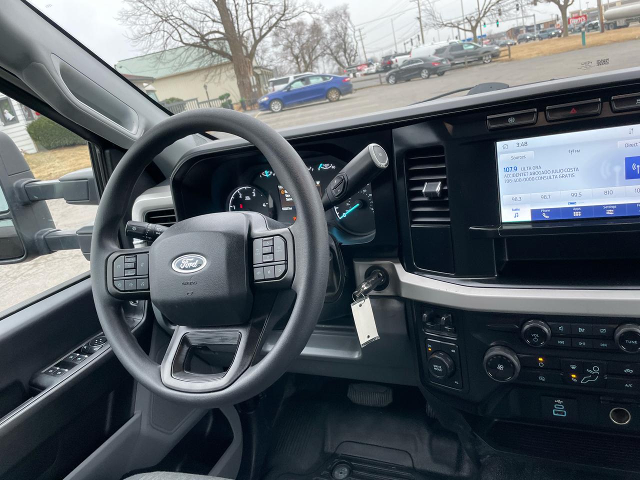 Ford F-350 SD XL Crew Cab Long Bed DRW 4WD 2023