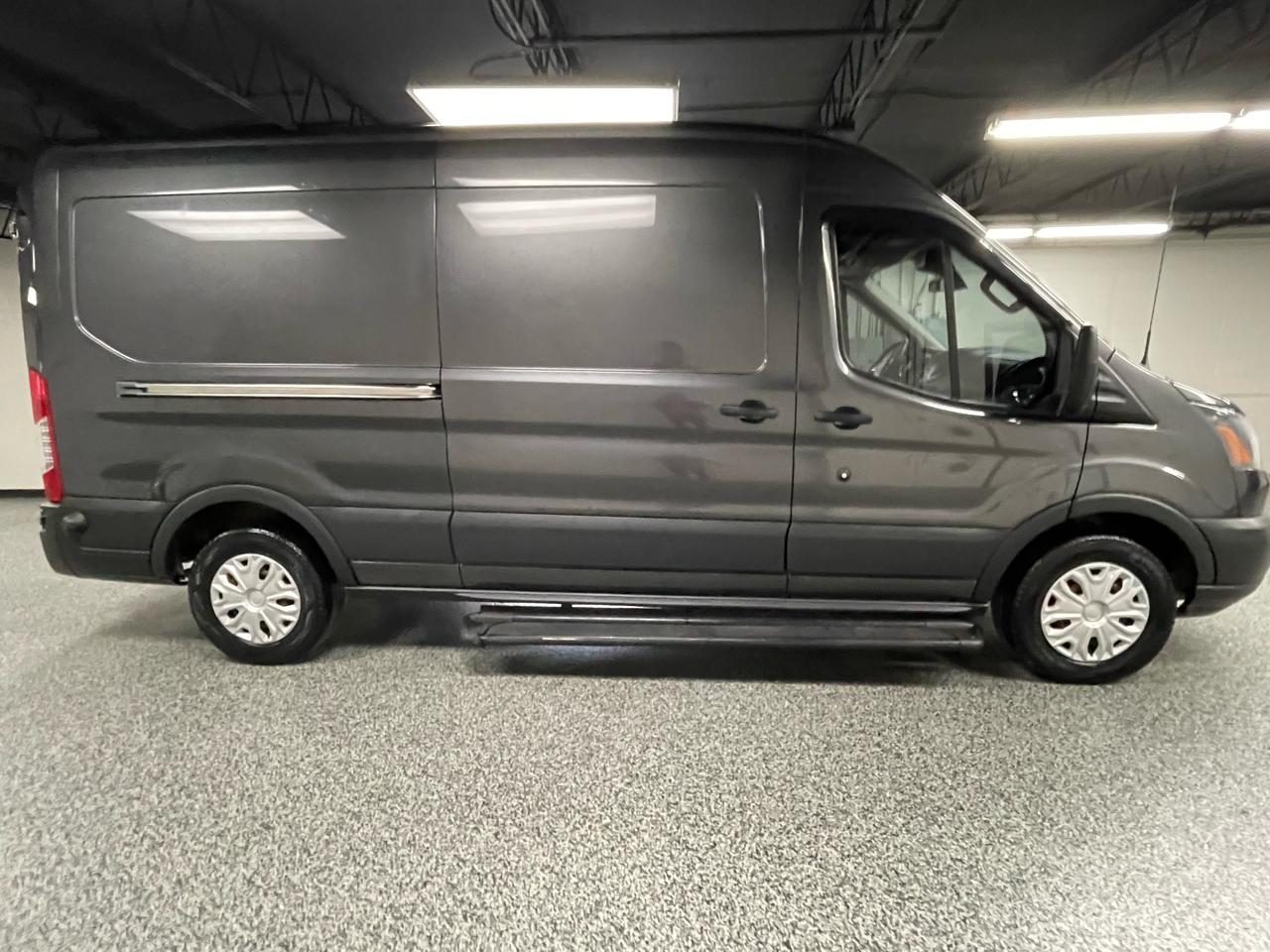 Ford Transit 350 Van Med. Roof w/Sliding Pass. 148-in. WB 2017