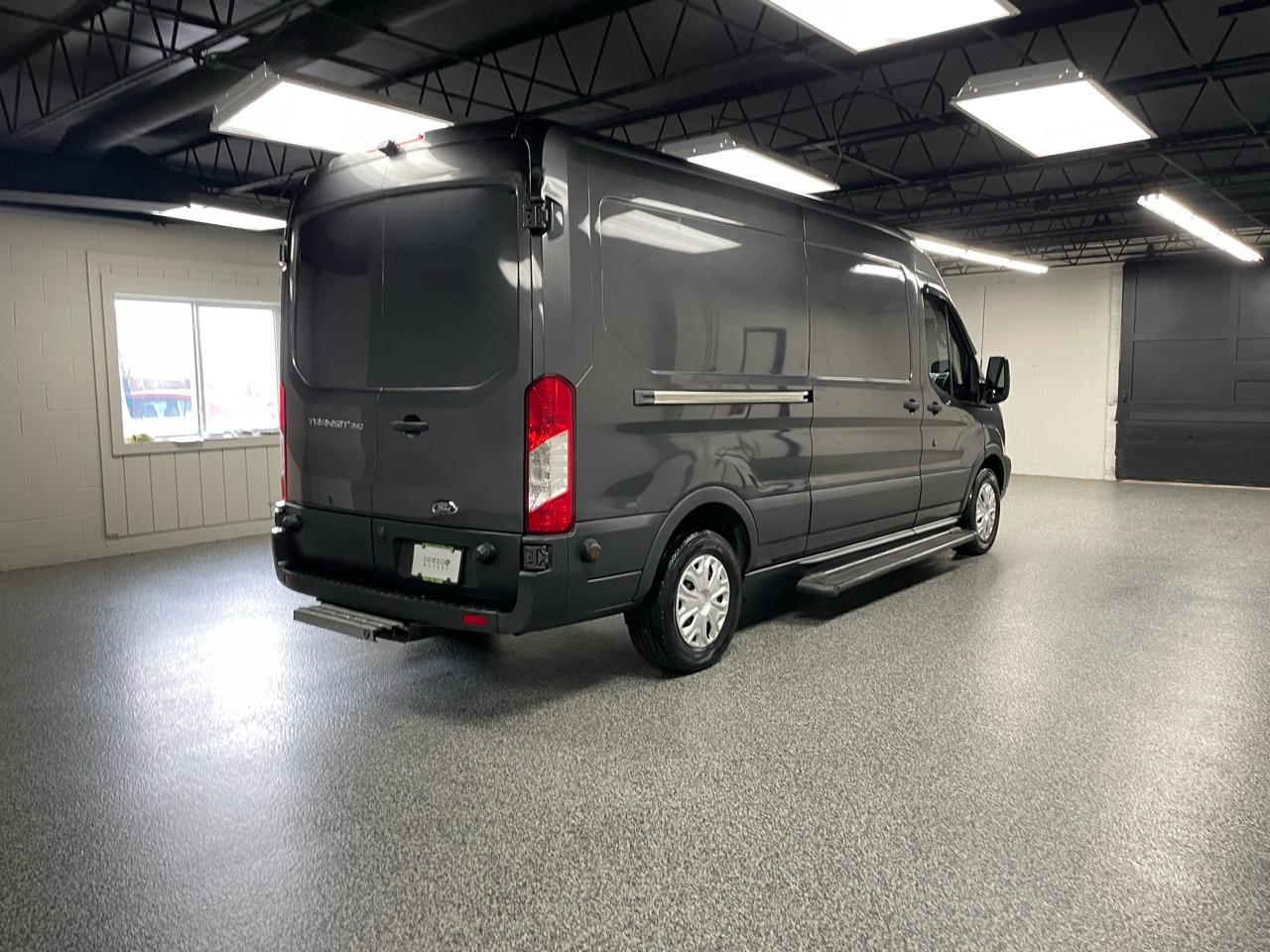 Ford Transit 350 Van Med. Roof w/Sliding Pass. 148-in. WB 2017