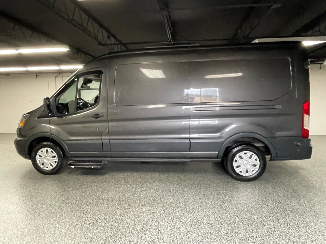 Ford Transit 350 Van Med. Roof w/Sliding Pass. 148-in. WB 2017