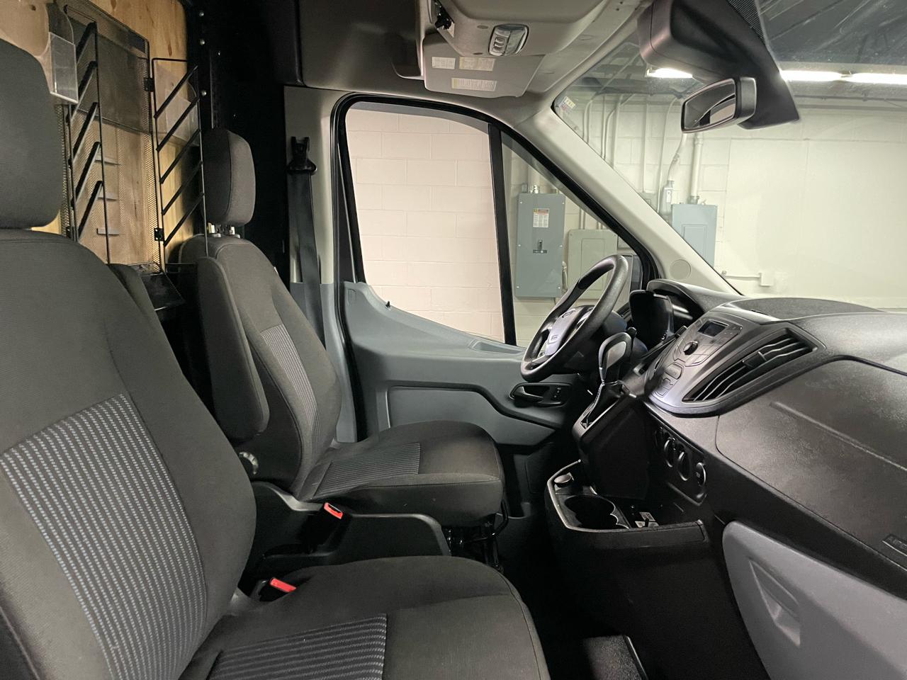 Ford Transit 350 Van Med. Roof w/Sliding Pass. 148-in. WB 2017