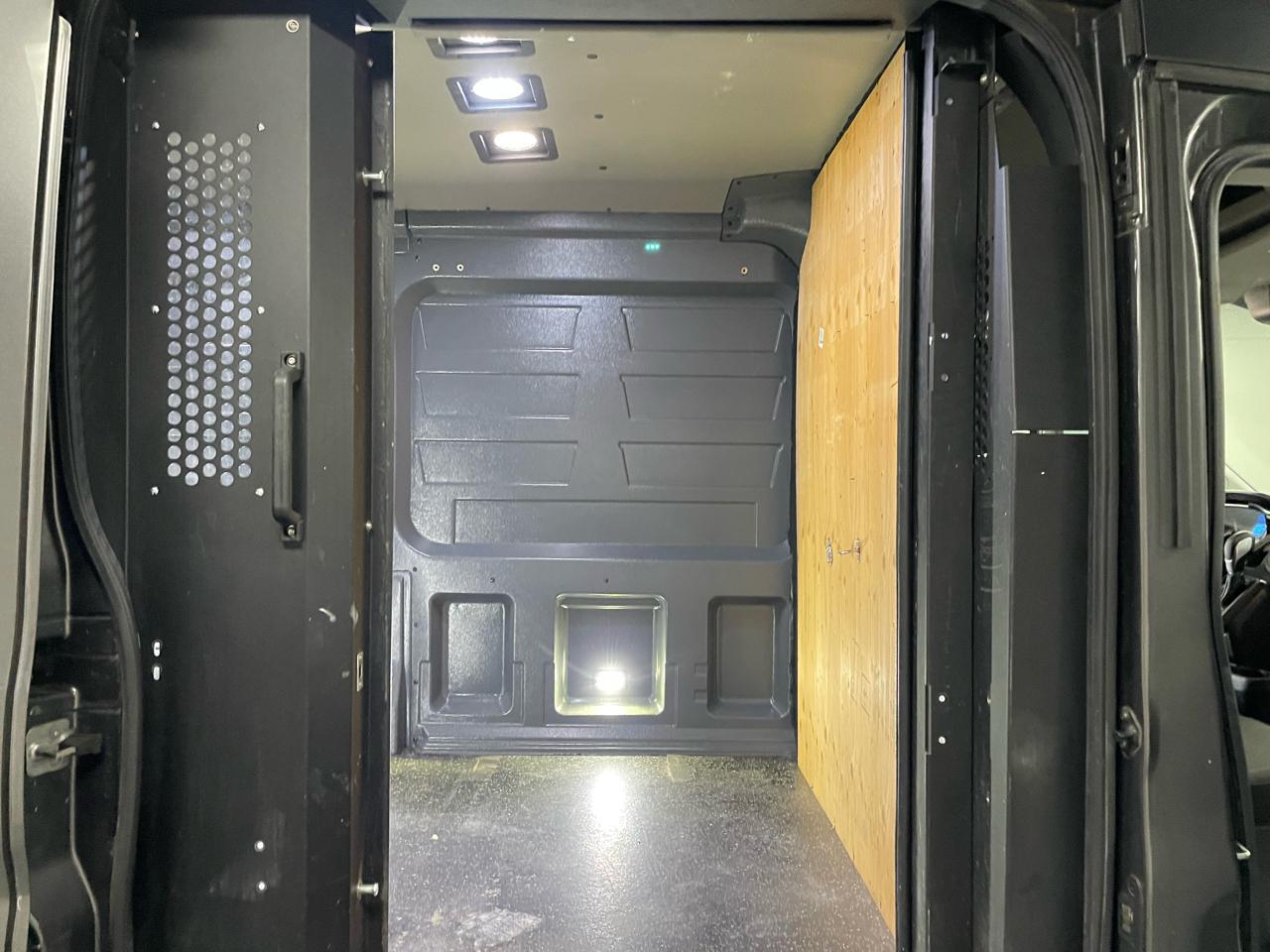 Ford Transit 350 Van Med. Roof w/Sliding Pass. 148-in. WB 2017