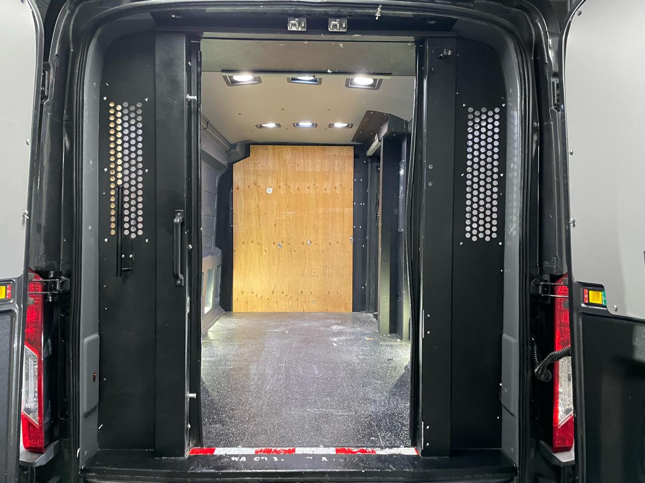 Ford Transit 350 Van Med. Roof w/Sliding Pass. 148-in. WB 2017