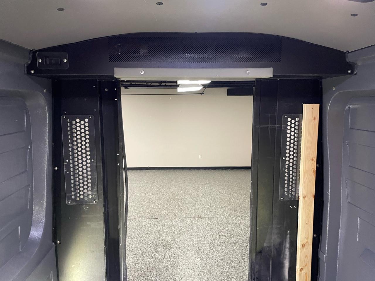 Ford Transit 350 Van Med. Roof w/Sliding Pass. 148-in. WB 2017