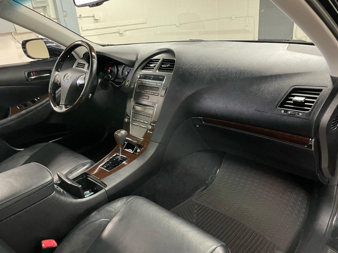 Lexus ES 350 Sedan 2011