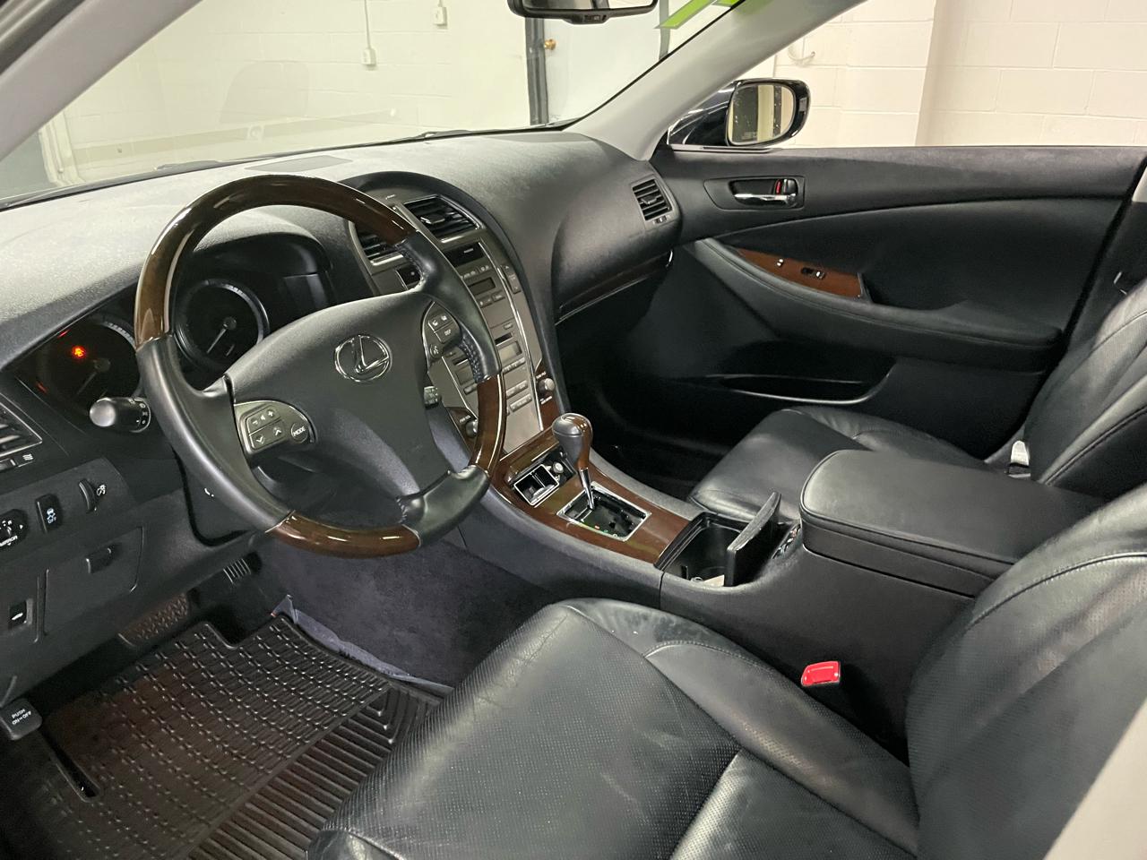 Lexus ES 350 Sedan 2011