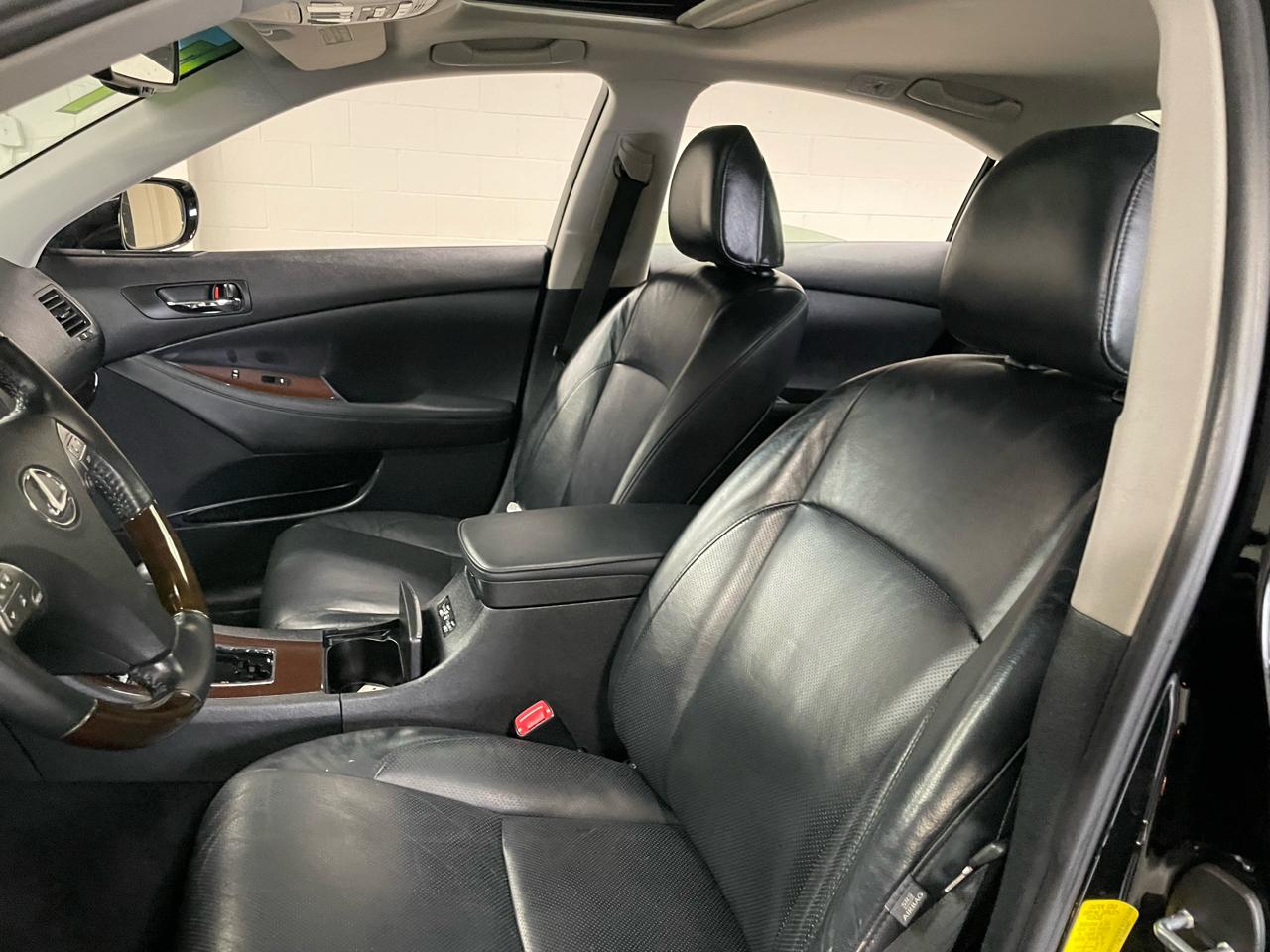 Lexus ES 350 Sedan 2011