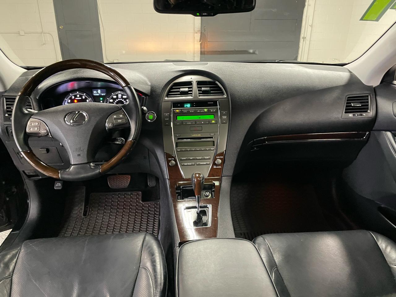 Lexus ES 350 Sedan 2011