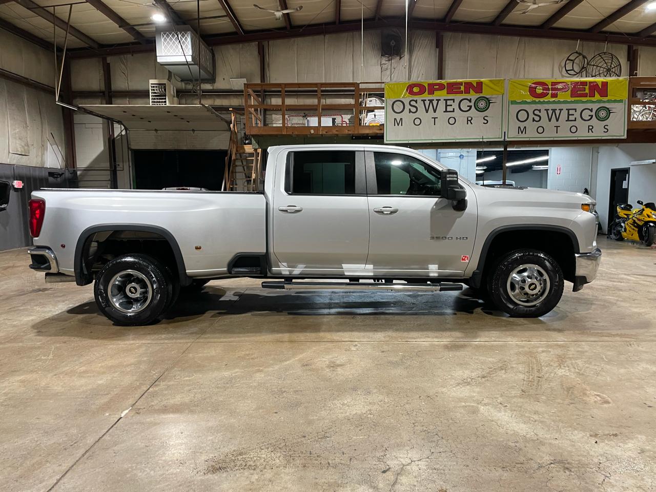 Chevrolet Silverado 3500HD LT Crew Cab 4WD 2022