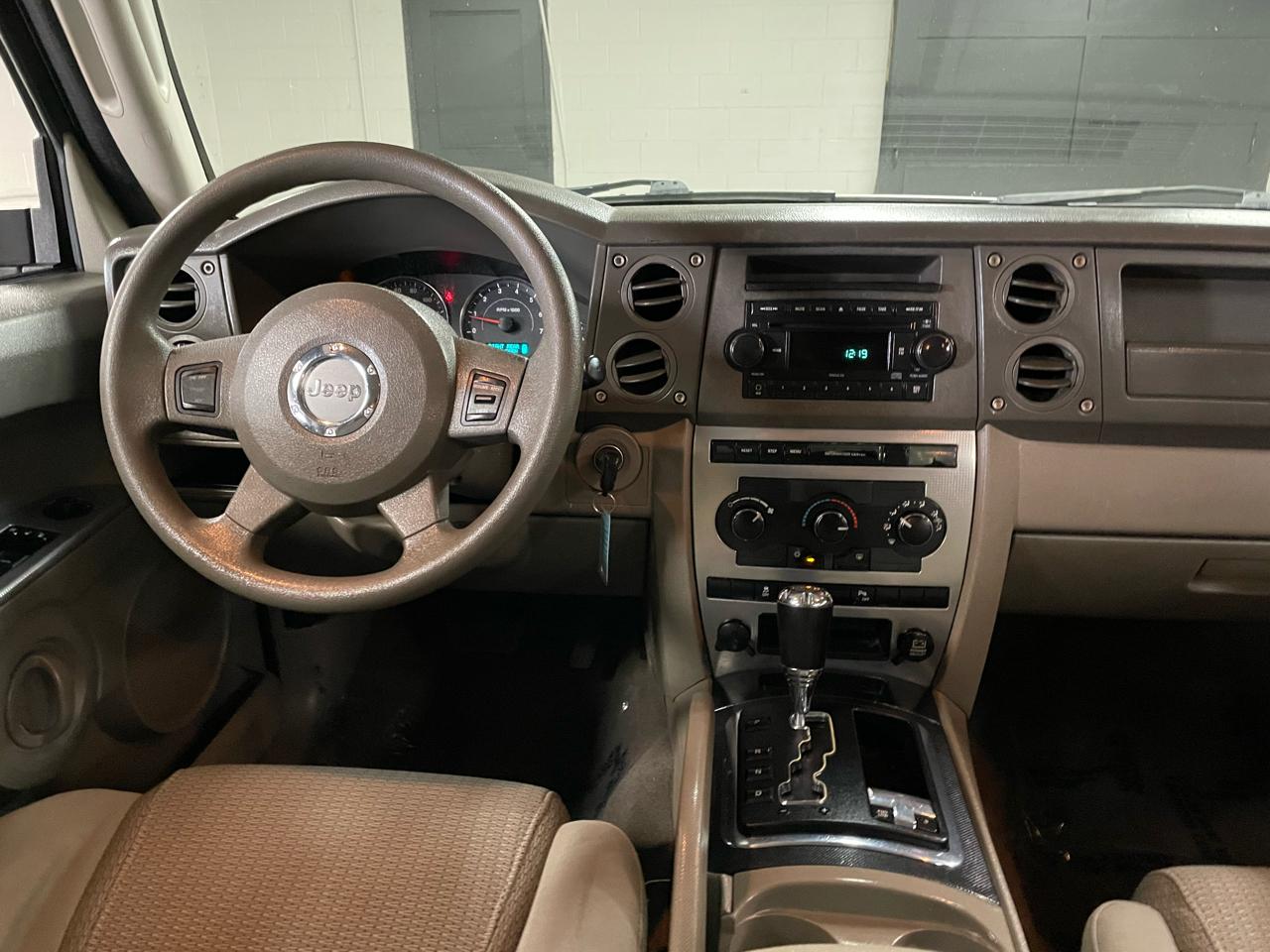 Jeep Commander Sport 4WD 2007