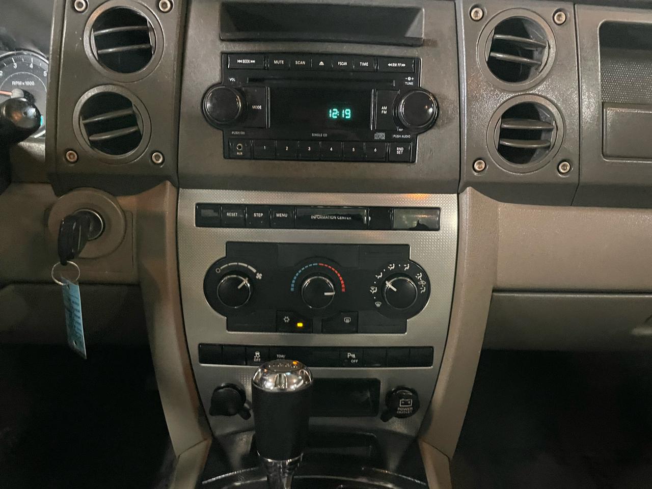 Jeep Commander Sport 4WD 2007