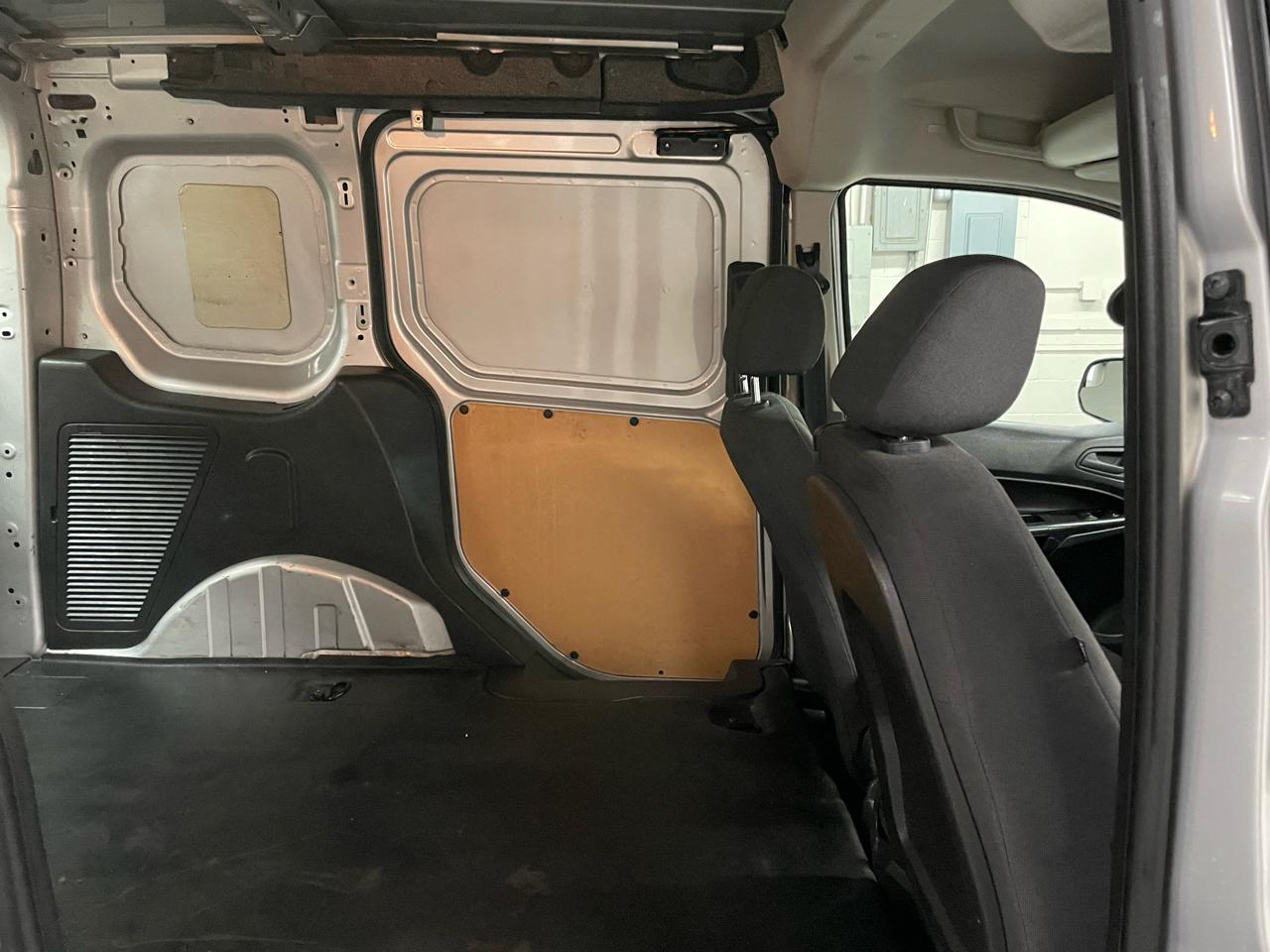 Ford Transit Connect Cargo Van XL SWB w/Rear Liftgate 2016