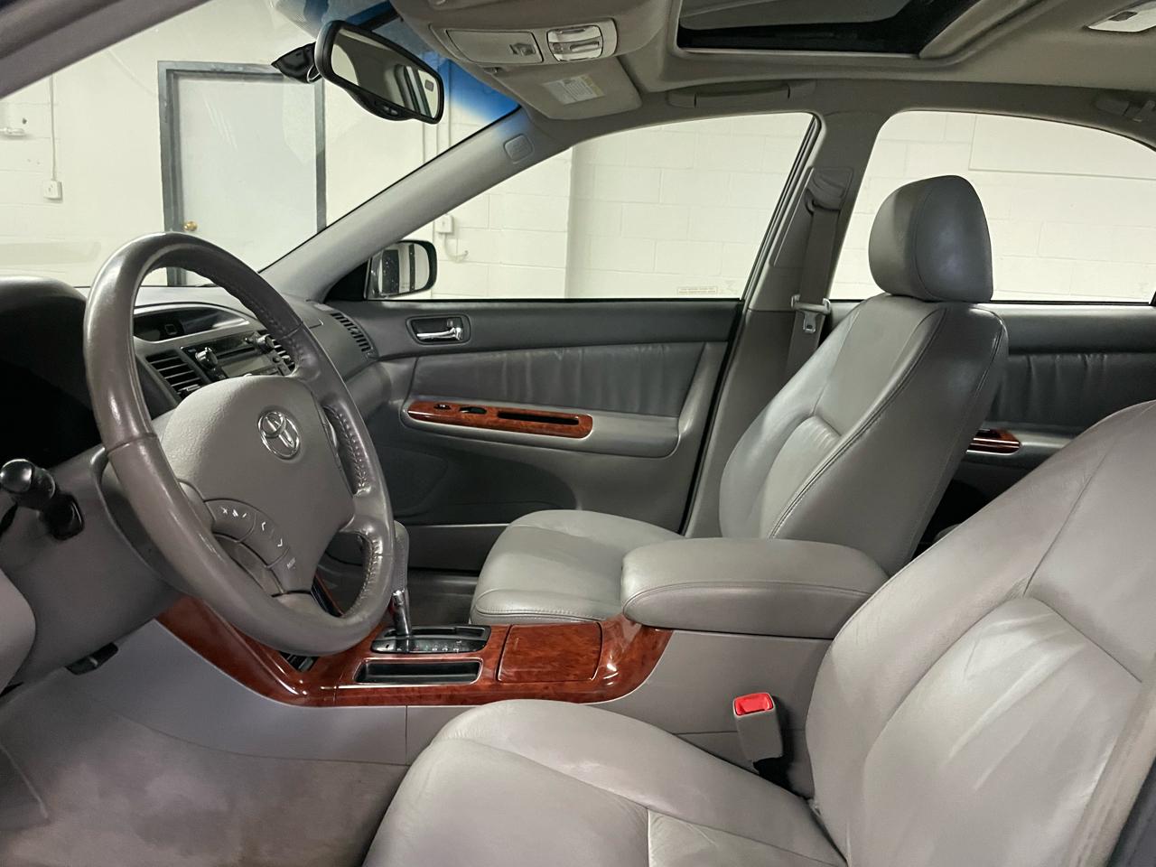 Toyota Camry XLE 4D Sedan V6 2005