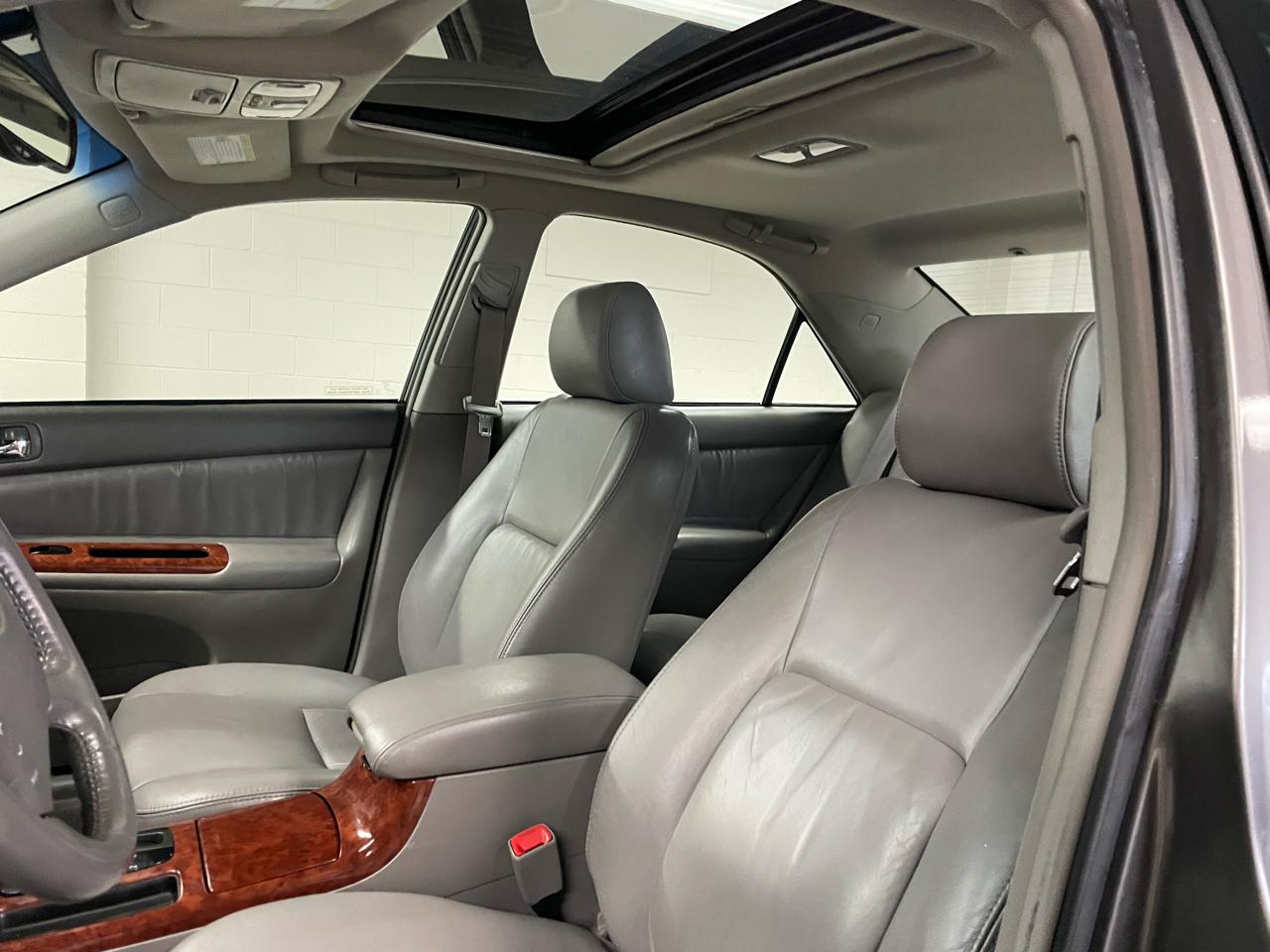 Toyota Camry XLE 4D Sedan V6 2005