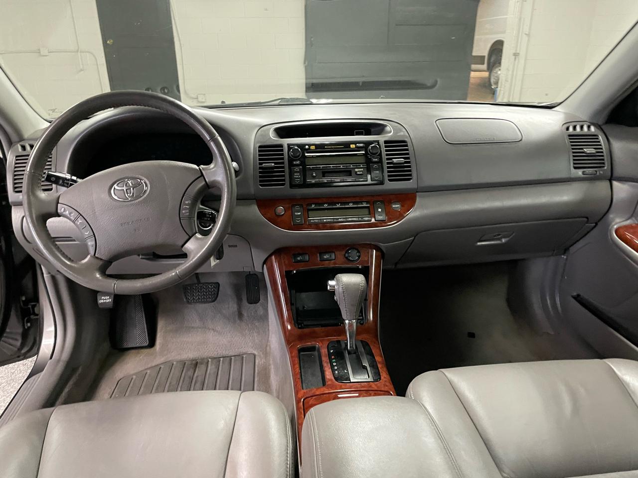 Toyota Camry XLE 4D Sedan V6 2005