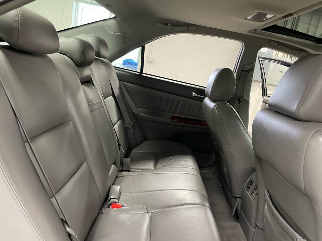 Toyota Camry XLE 4D Sedan V6 2005