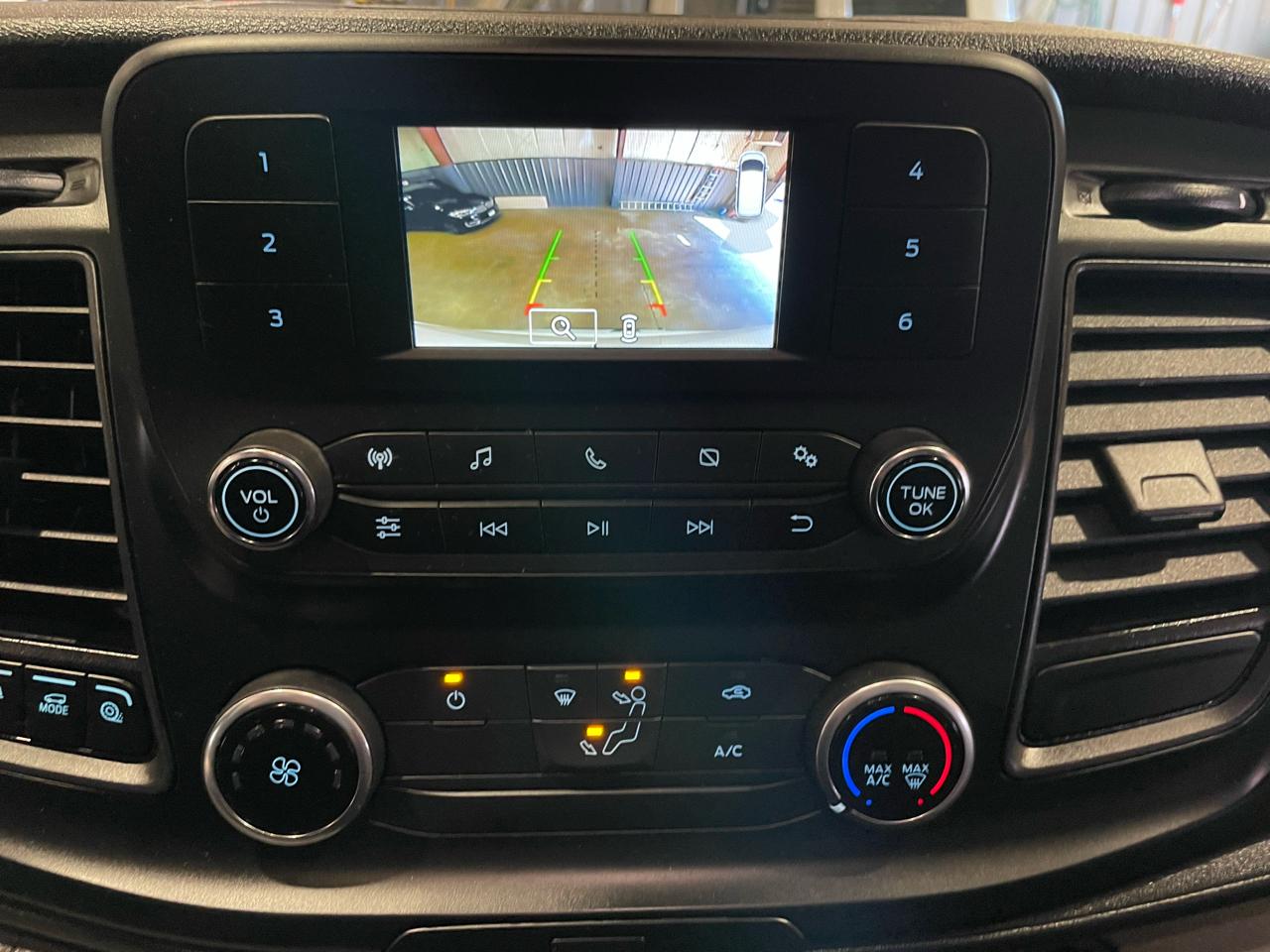 Ford Transit 250 Van Med. Roof w/Sliding Pass. 148-in. WB 2024