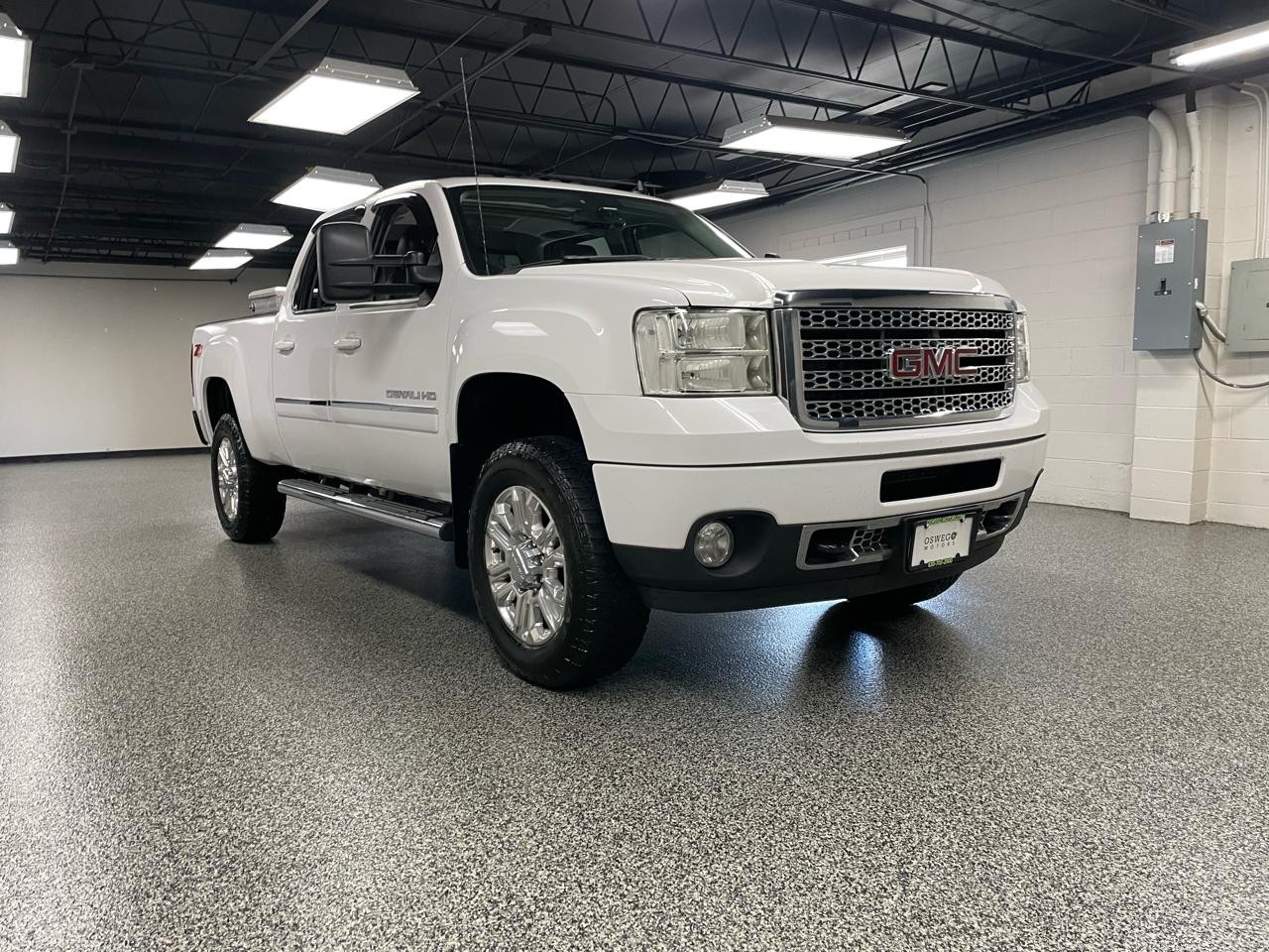 2013 GMC Sierra 2500HD Denali Crew Cab 4WD