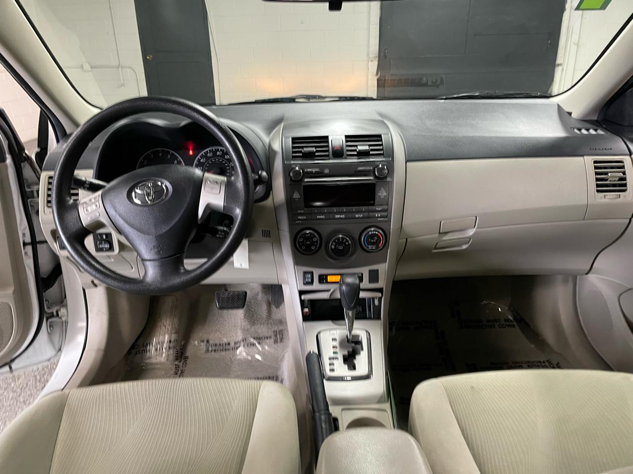 Toyota Corolla LE 2011