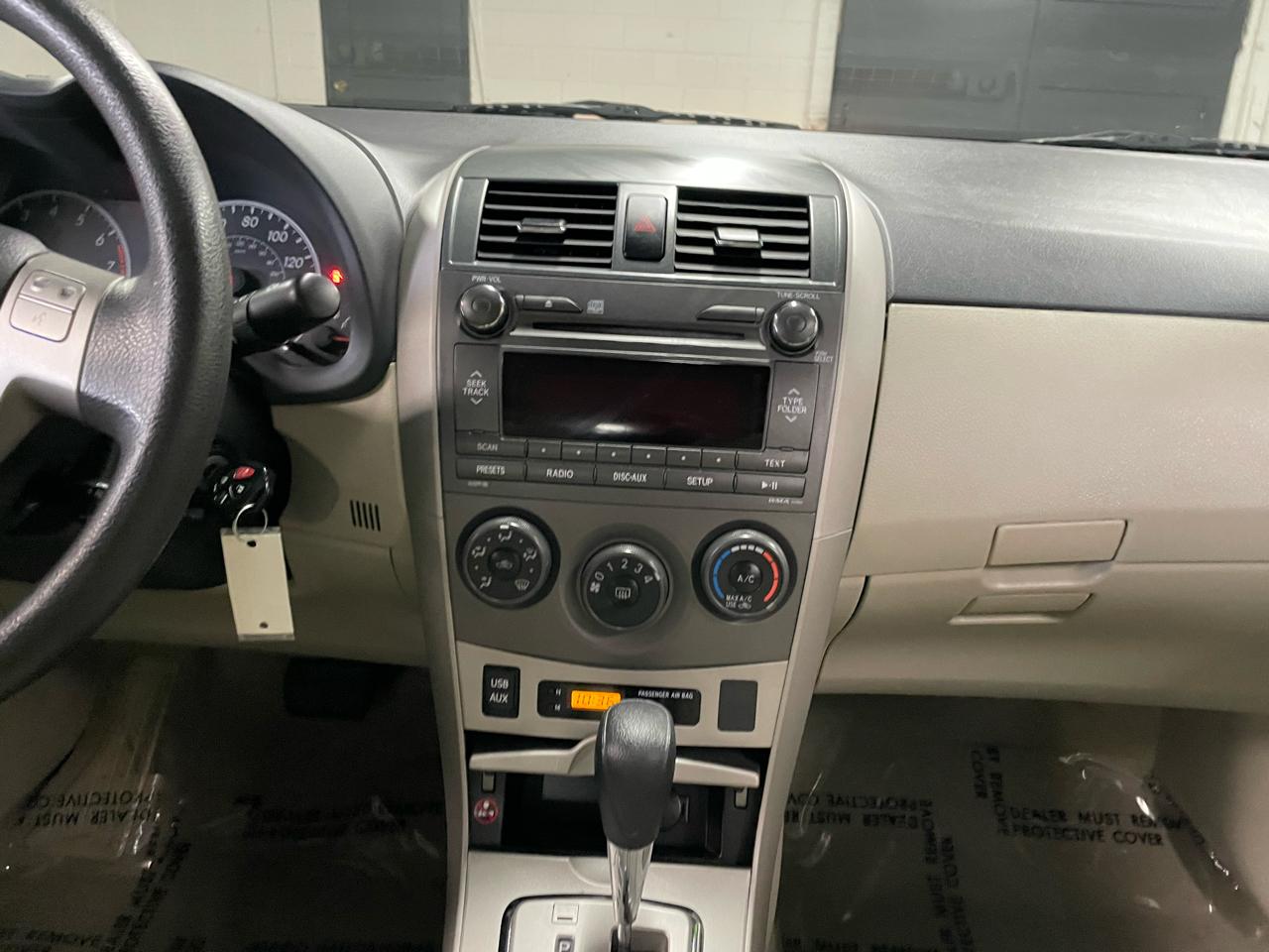 Toyota Corolla LE 2011