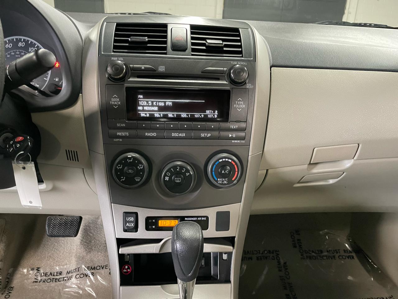 Toyota Corolla LE 2011