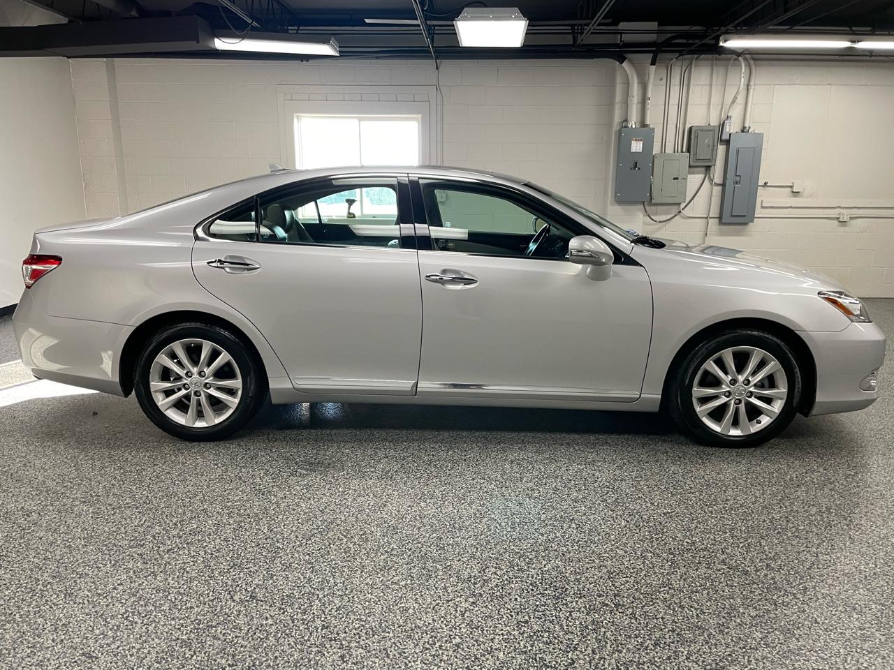 Lexus ES 350 Sedan 2011