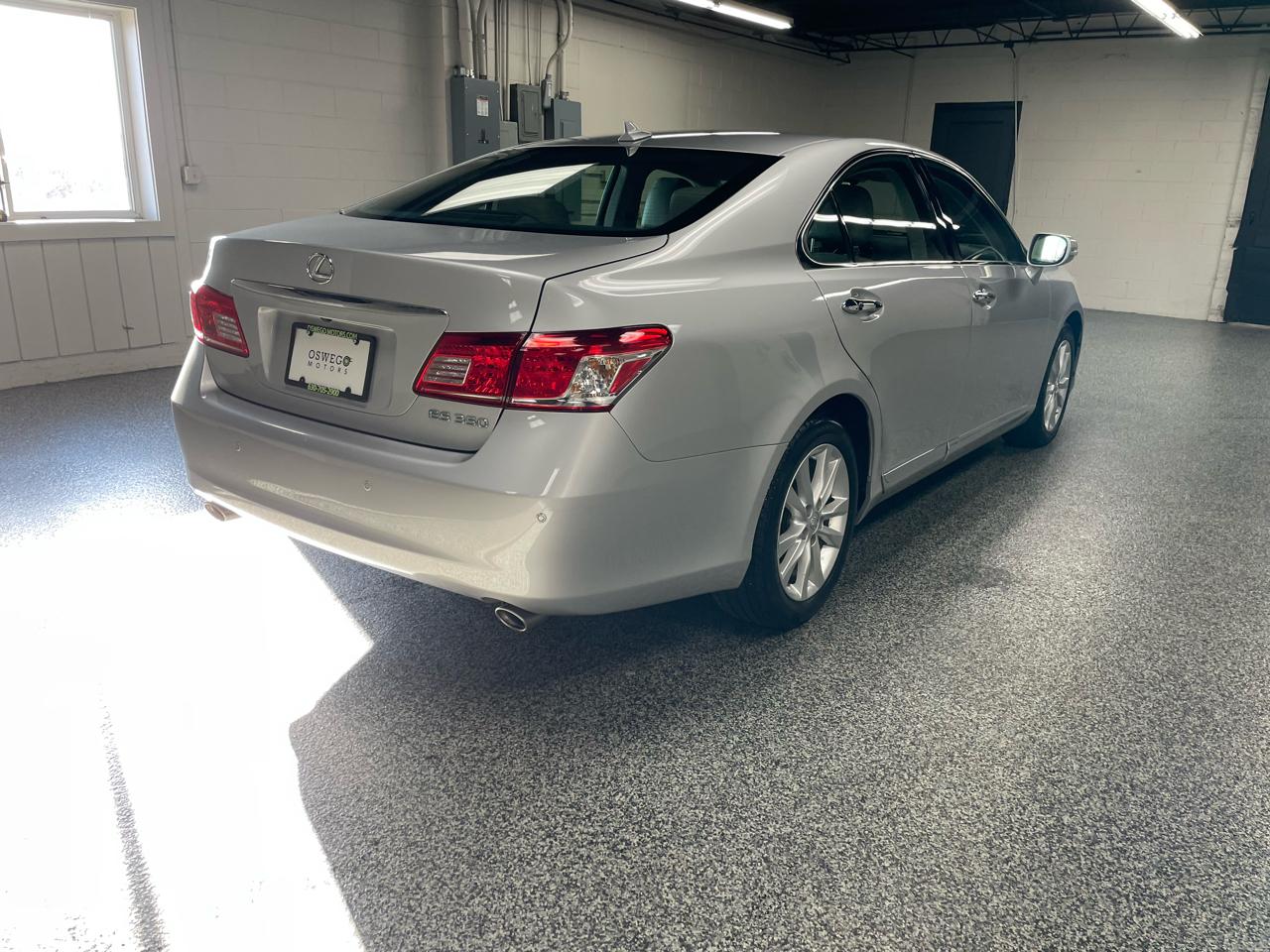 Lexus ES 350 Sedan 2011