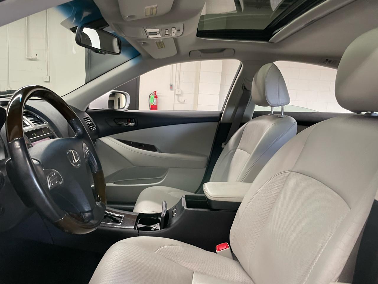 Lexus ES 350 Sedan 2011