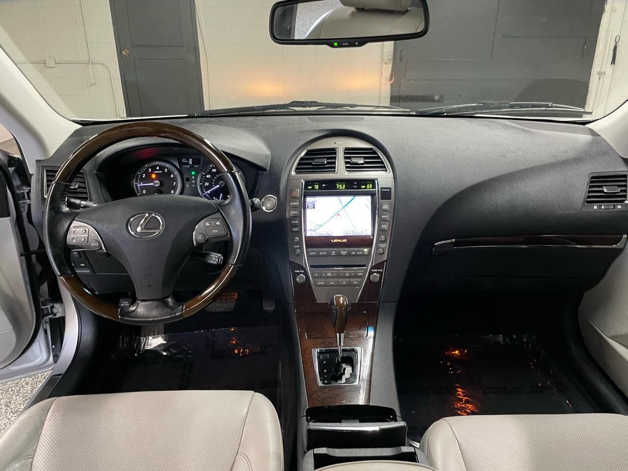 Lexus ES 350 Sedan 2011