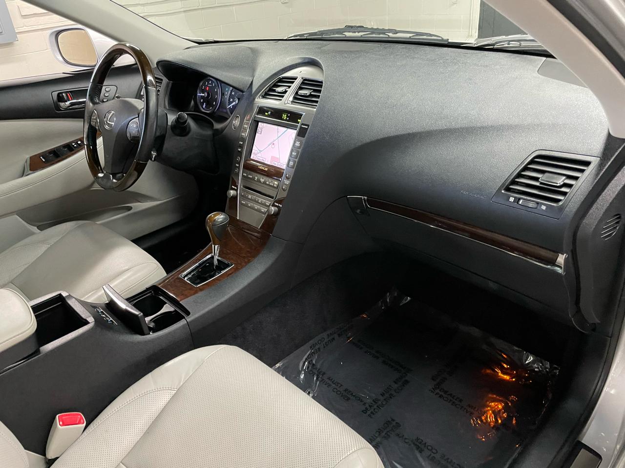 Lexus ES 350 Sedan 2011