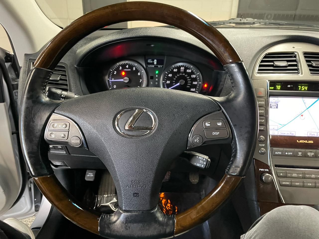 Lexus ES 350 Sedan 2011