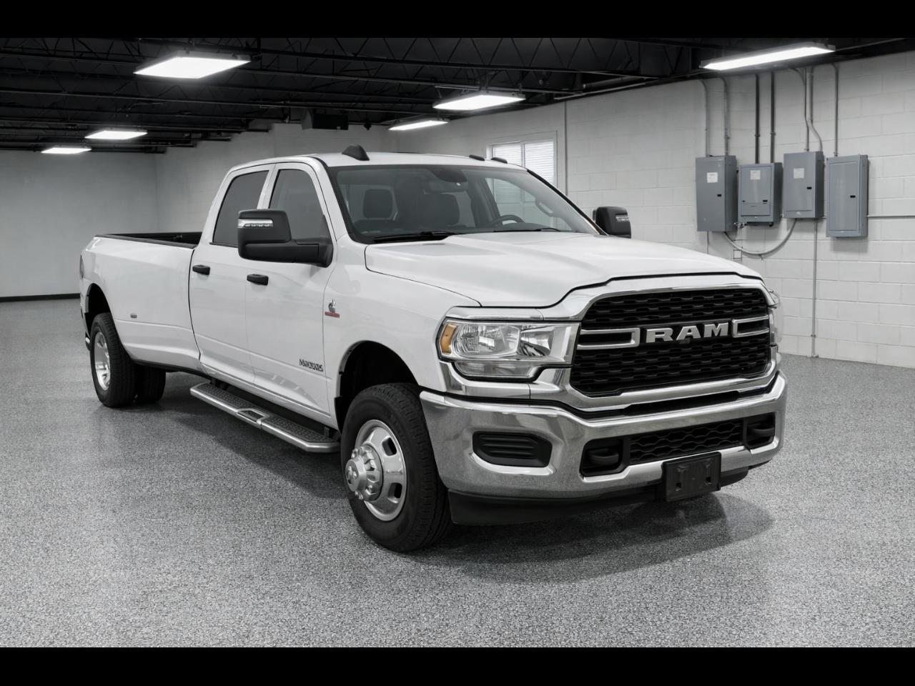 RAM 3500 Tradesman Crew Cab 4WD DRW 2024