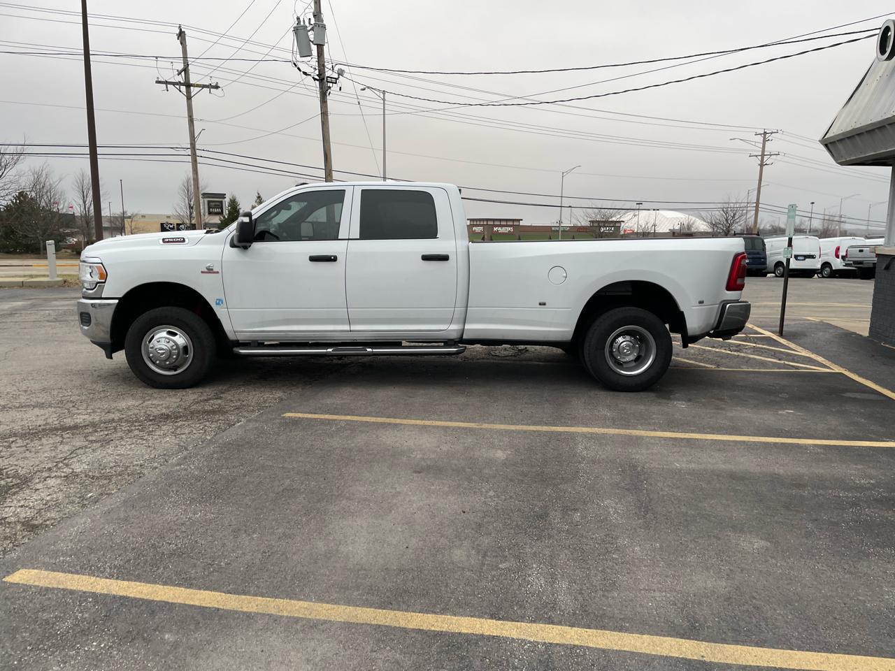 RAM 3500 Tradesman Crew Cab 4WD DRW 2024