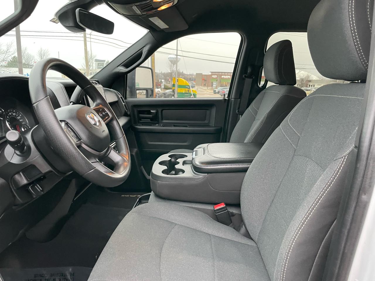 RAM 3500 Tradesman Crew Cab 4WD DRW 2024