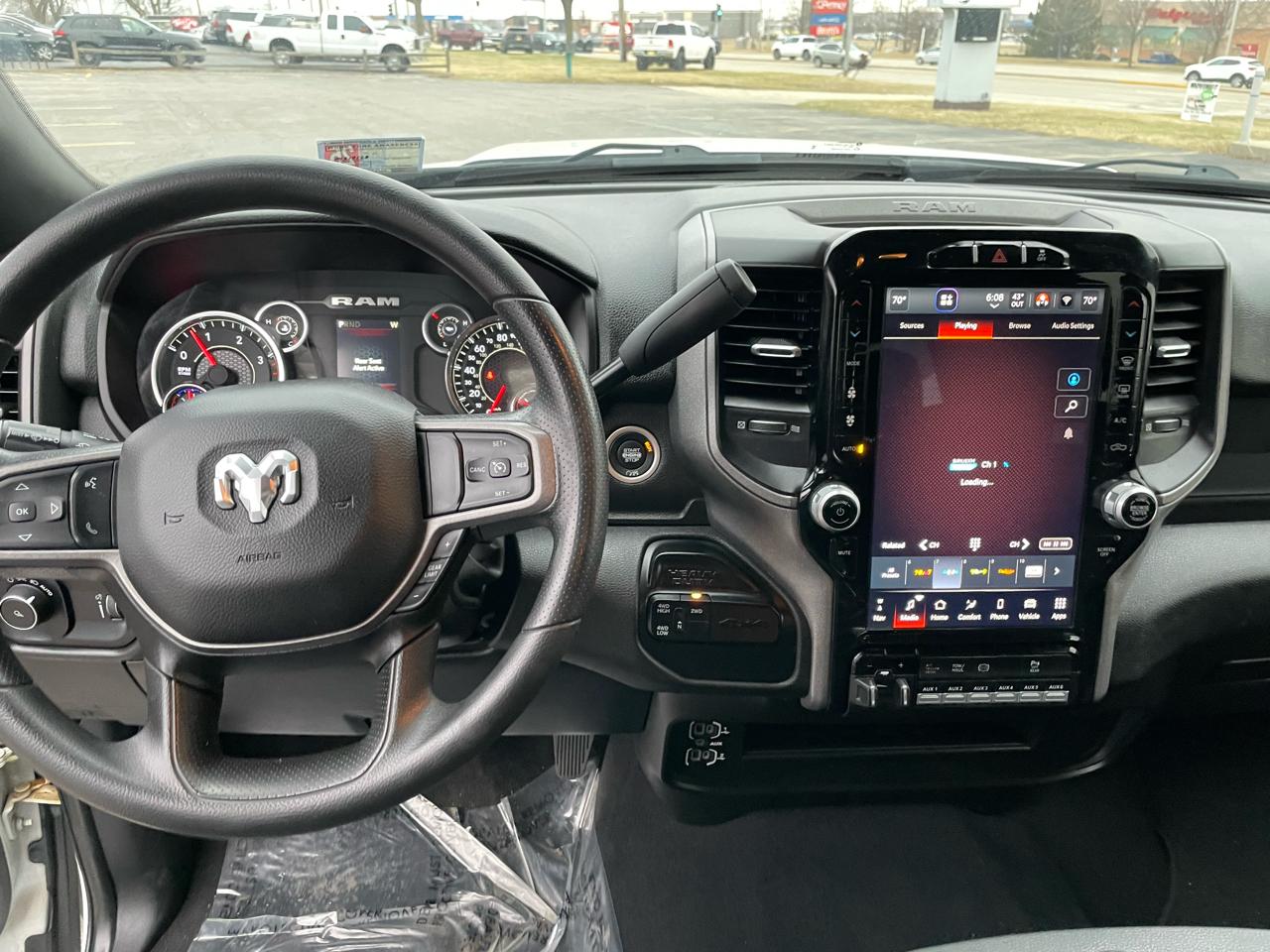 RAM 3500 Tradesman Crew Cab 4WD DRW 2024