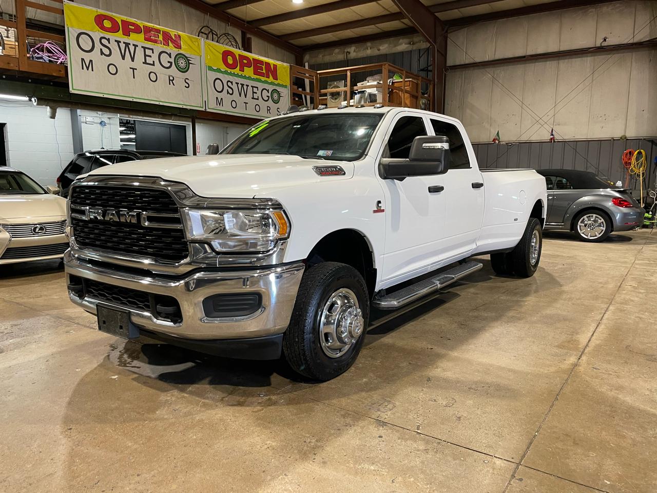 RAM 3500 Tradesman Crew Cab 4WD DRW 2024