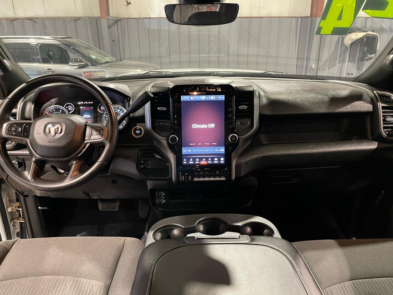 RAM 3500 Tradesman Crew Cab 4WD DRW 2024