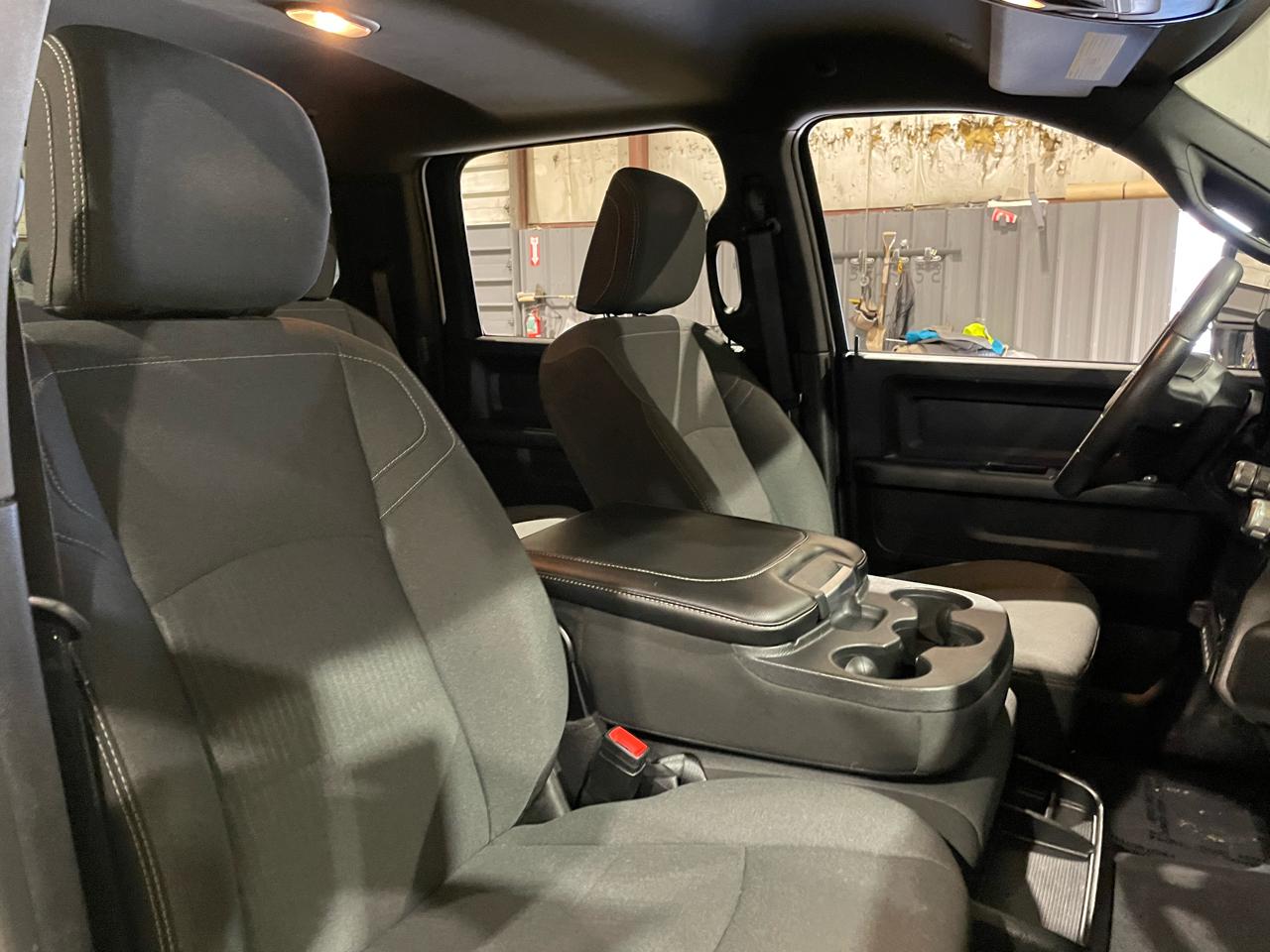 RAM 3500 Tradesman Crew Cab 4WD DRW 2024