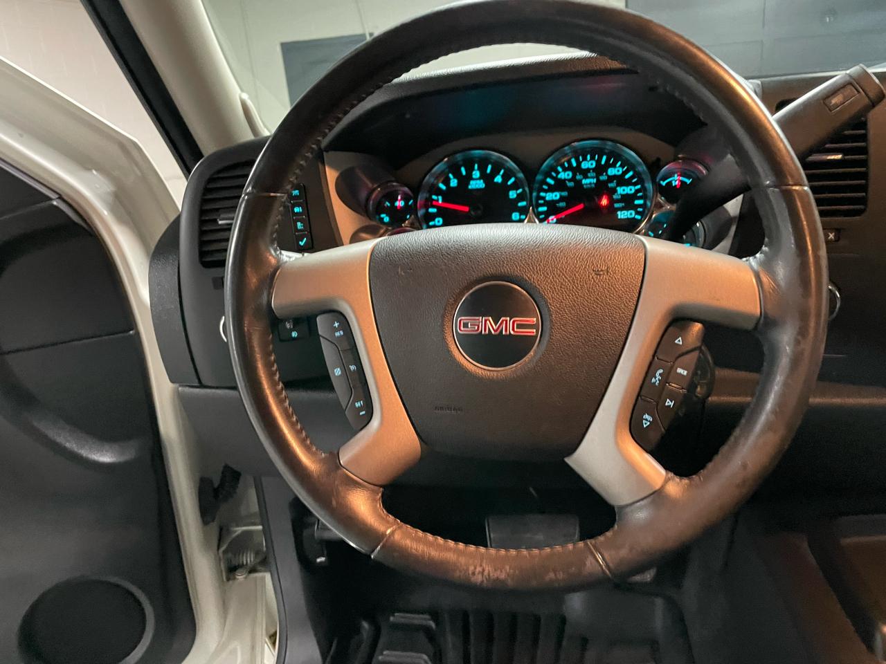 GMC Sierra 1500 SLE Crew Cab 4WD 2012
