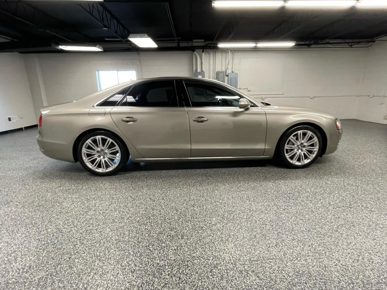 Audi A8 4.2 Quattro 2011