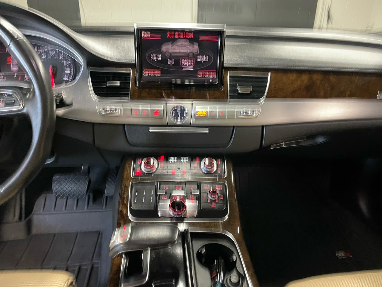 Audi A8 4.2 Quattro 2011