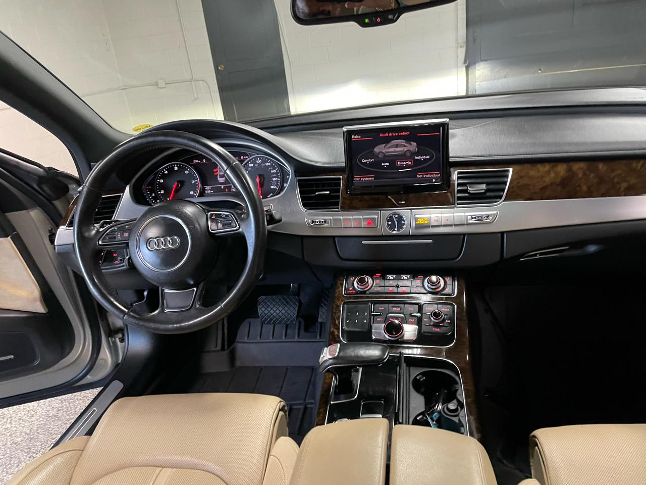 Audi A8 4.2 Quattro 2011