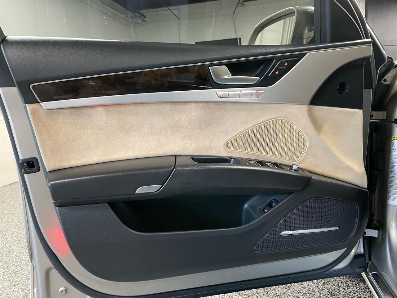 Audi A8 4.2 Quattro 2011