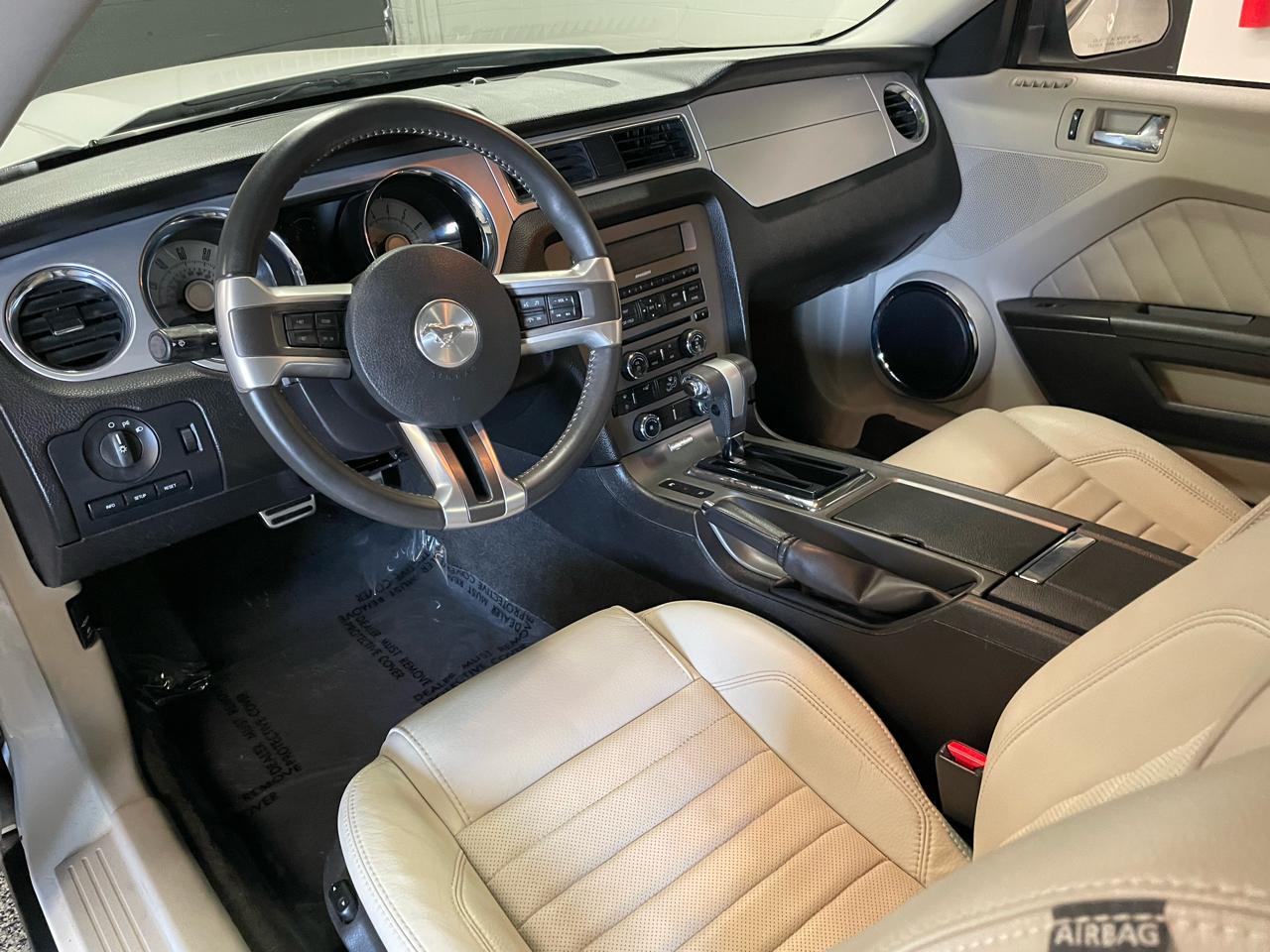 Ford Mustang V6 Coupe 2010