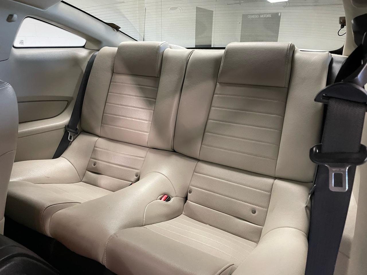 Ford Mustang V6 Coupe 2010