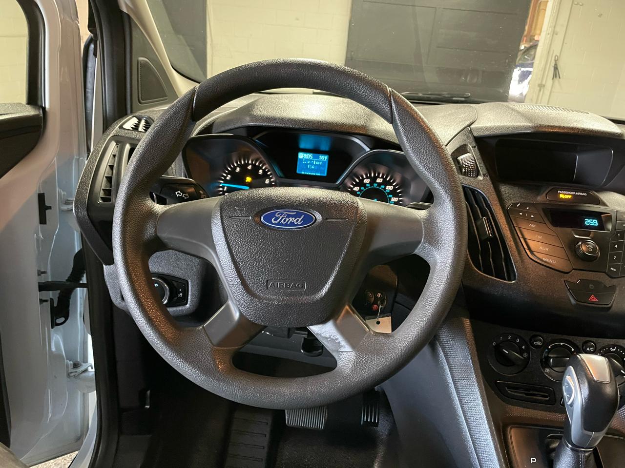 Ford Transit Connect Cargo Van XL SWB 2017