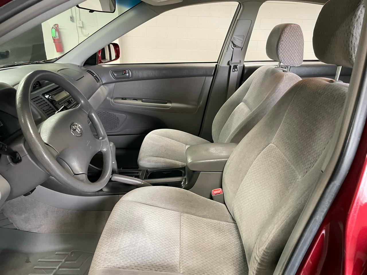 Toyota Camry 4dr Sdn LE Auto 2004